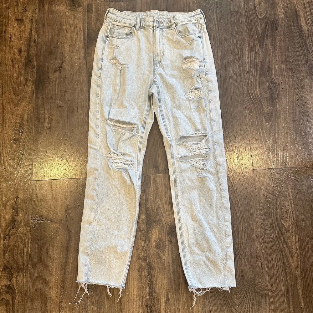 GUC American Eagle Outfitters Women's Distressed Light Blue Denim MOM Jeans, 8
